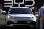 Automobile : le chiffre d’affaires du constructeur chinois BYD dépasse son rival Tesla